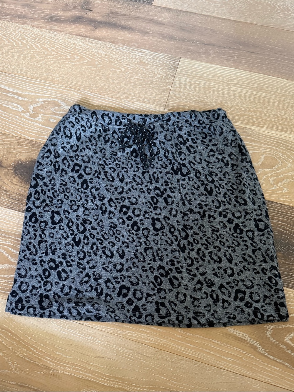 Sundry Women’s Gray Leopard Print Skirt 2/M